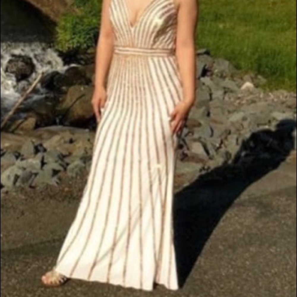 JOVANI PROM DRESS ✨ - Picture 2 of 4